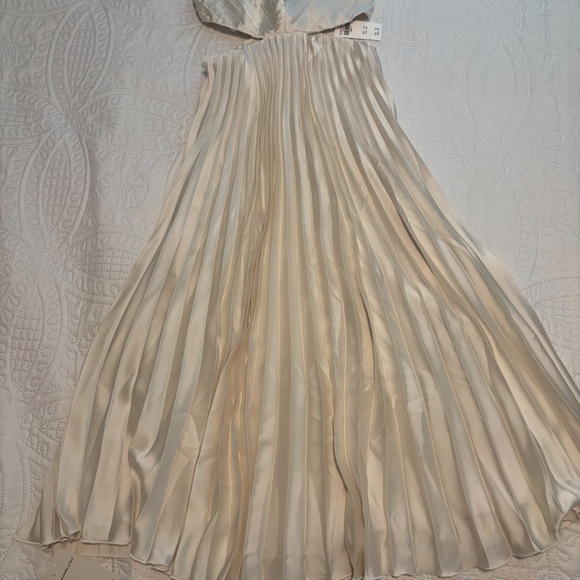 Abercrombie & Fitch Cream Midi Dress - Picture 3 of 3